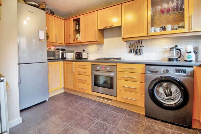 3 Bedroom End Of Terrace House For Sale In Brindles Close, Buckingham, MK18