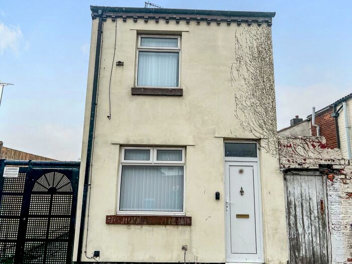 2 Bedroom Detached House To Rent In Moffatt Road, Liverpool, Merseyside, L9