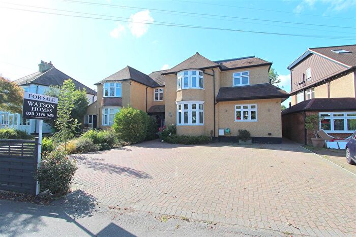 4 Bedroom Semi-Detached House For Sale In Sutton Common Road, Sutton, SM3