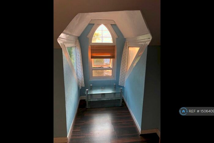 3 Bedroom Terraced House To Rent In Lees Hill Street, Nottingham, NG2