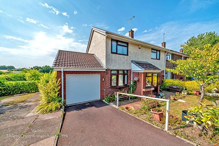 3 Bedroom End Terrace House For Sale In Lodge View, Cheslyn Hay, Walsall, WS6