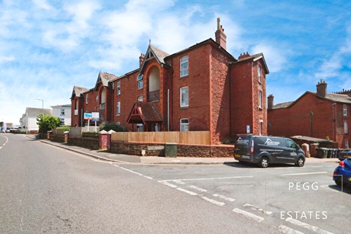 2 Bedroom Flat For Sale In Merrit Flats, Paignton, TQ3