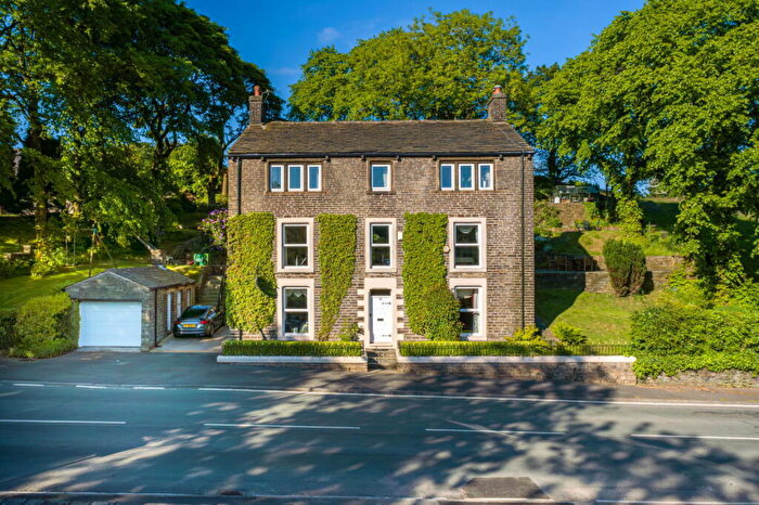 4 Bedroom Detached House For Sale In Denshaw Road, Delph, Saddleworth, OL3