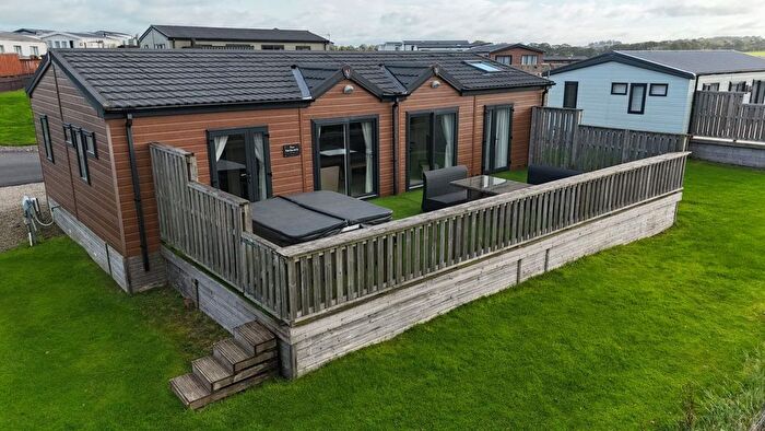 2 Bedroom Park Home For Sale In Holms Farm Road, Dalrymple, Ayr, KA6