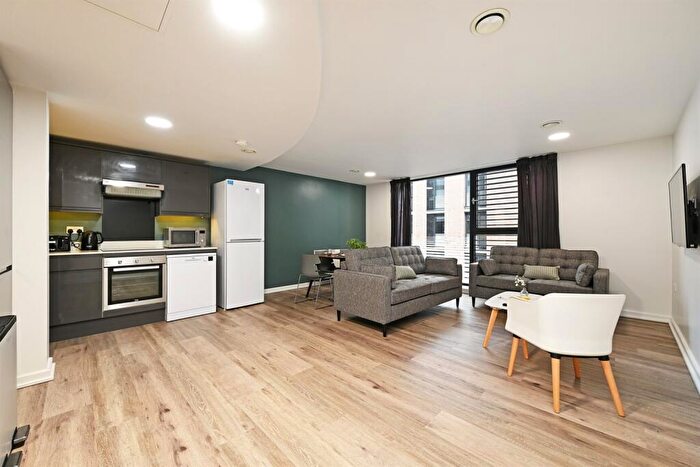 4 Bedroom Apartment To Rent In Gatecrasher Apartments, Sheffield, S1