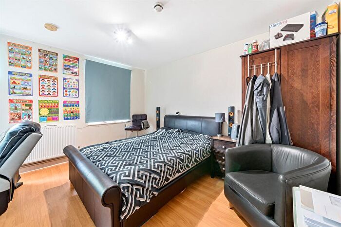 5 Bedroom End Of Terrace House For Sale In Wayside Mews, Maidenhead, SL6
