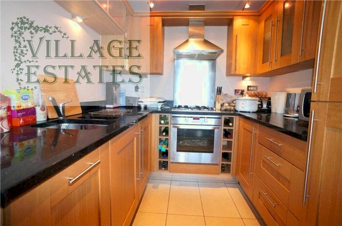 2 Bedroom Flat To Rent In Cloudeseley Close, Sidcup, DA14