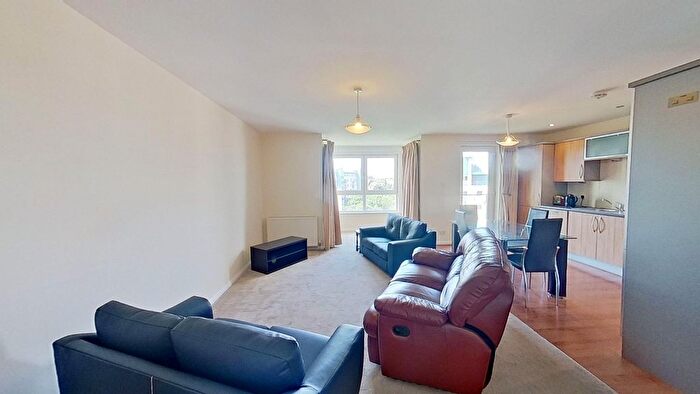 3 Bedroom Flat To Rent In Portland Gardens, Edinburgh, EH6