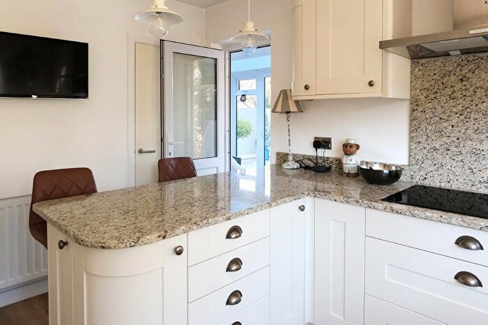4 Bedroom Detached House For Sale In Regis Avenue, Aldwick Bay Estate, Aldwick, West Sussex, PO21
