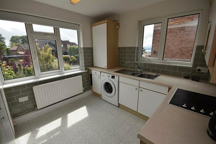 2 Bedroom Apartment To Rent In Castle Mount, Heswall, CH60