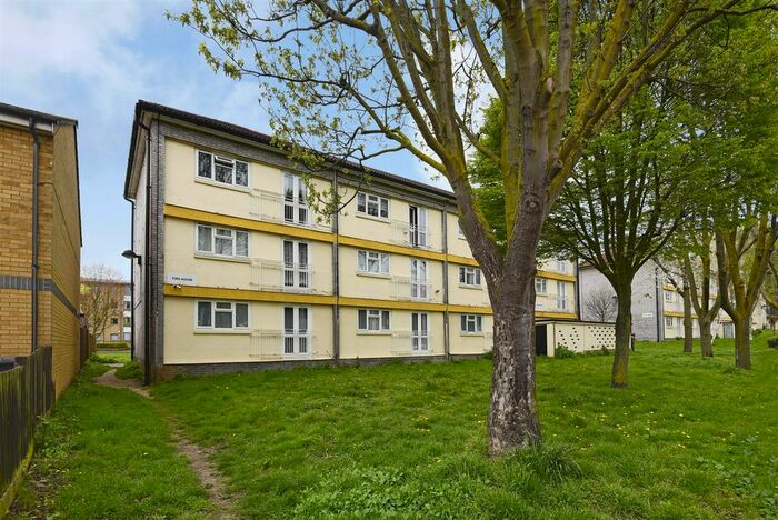 2 Bedroom Flat To Rent In Acacia Road, London, N22