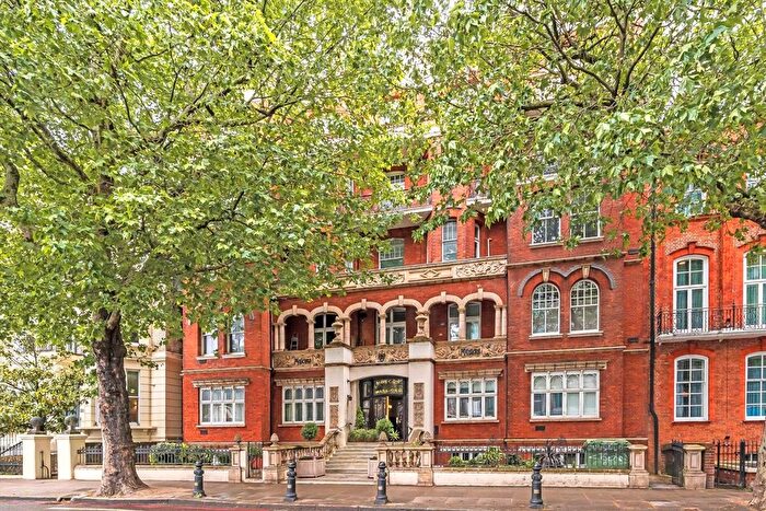 3 Bedroom Flat To Rent In Cromwell Road, London, SW5