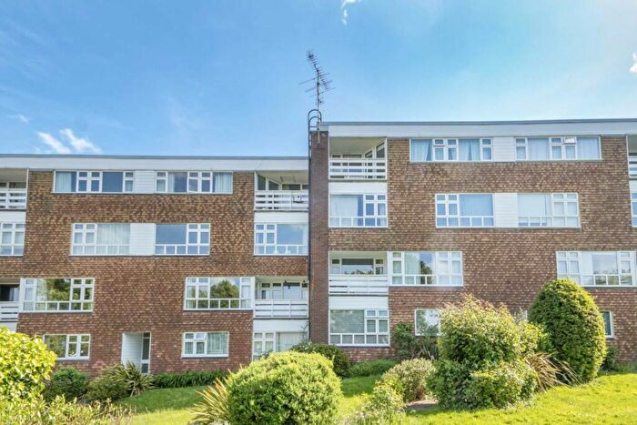 2 Bedroom Flat To Rent In Cranes Park, Surbiton, KT5