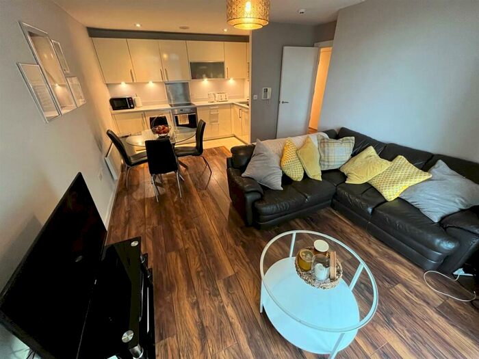 2 Bedroom Flat To Rent In Spectrum Block, Blackfriars Road, Salford, M3