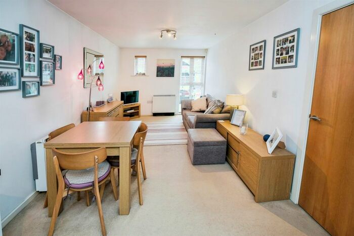 1 Bedroom Flat For Sale In Saddlery Way, Chester, CH1