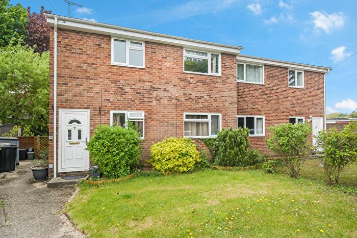 2 Bedroom Maisonette For Sale In Sunnyside Close, Charlton, SP10