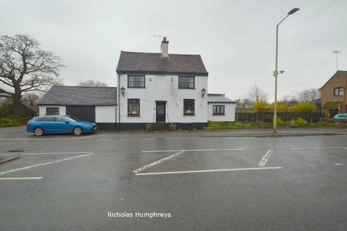 2 Bedroom Flat To Rent In Radlett Road, AL2