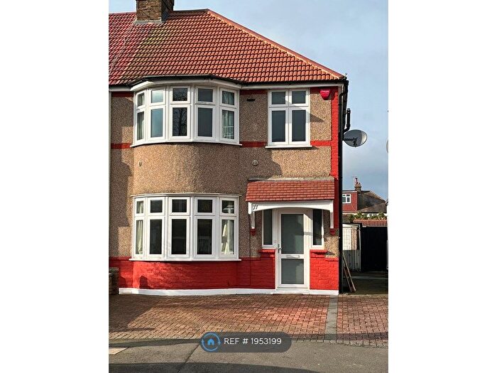 3 Bedroom Semi-Detached House To Rent In The Drive, Isleworth, TW7