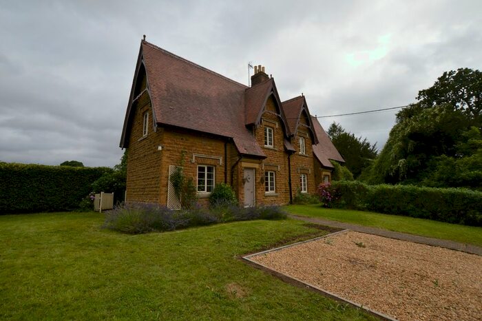 2 Bedroom Cottage To Rent In Pasture Lane, Knipton, NG32