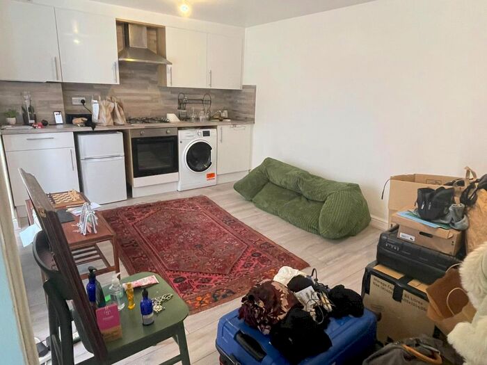 1 Bedroom Flat To Rent In Mildenhall Road, London, E5