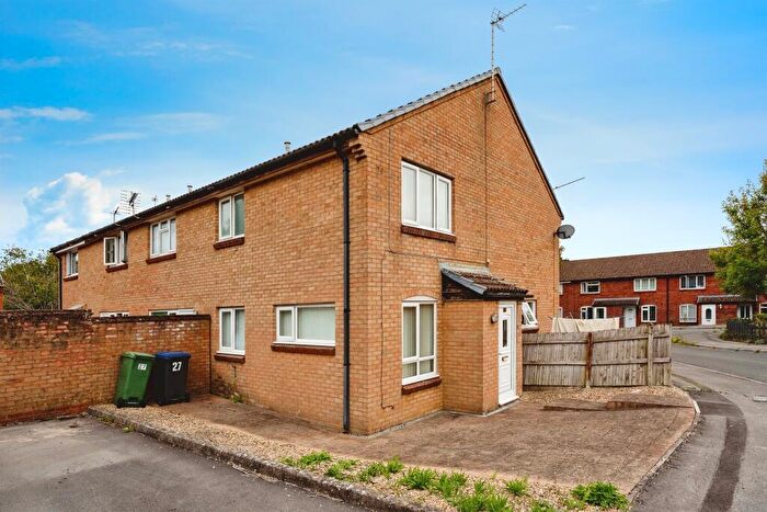 1 Bedroom Cluster House For Sale In Bradbury Close, Chippenham, SN15