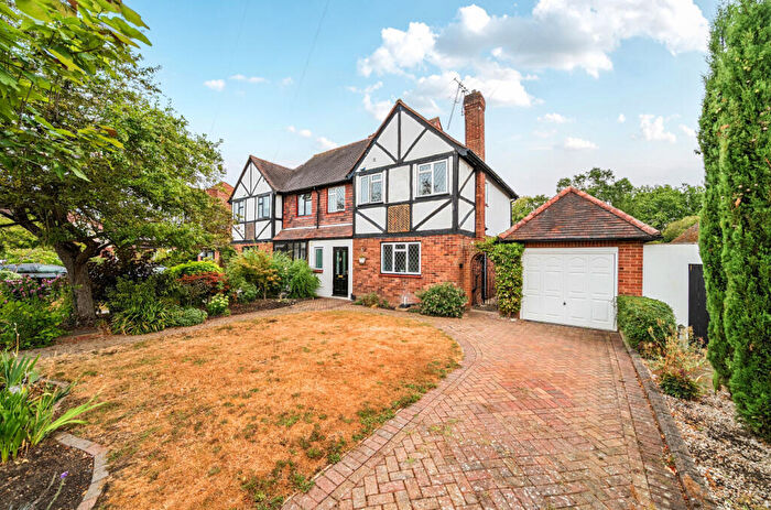 3 Bedroom Semi-Detached House For Sale In Dale Wood Road, Orpington, BR6