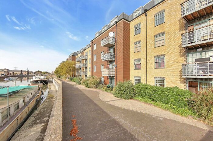 2 Bedroom Flat To Rent In Hewetts Quay, Abbey Road, IG11