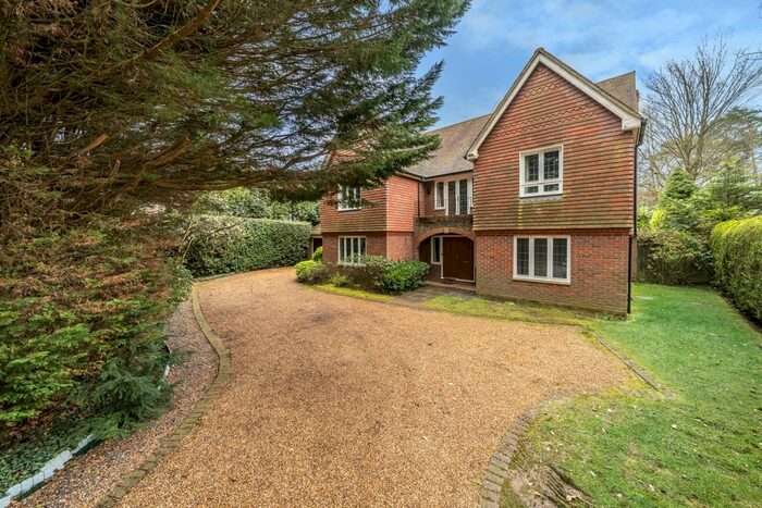 5 Bedroom Detached House To Rent In Old Avenue, West Byfleet, KT14