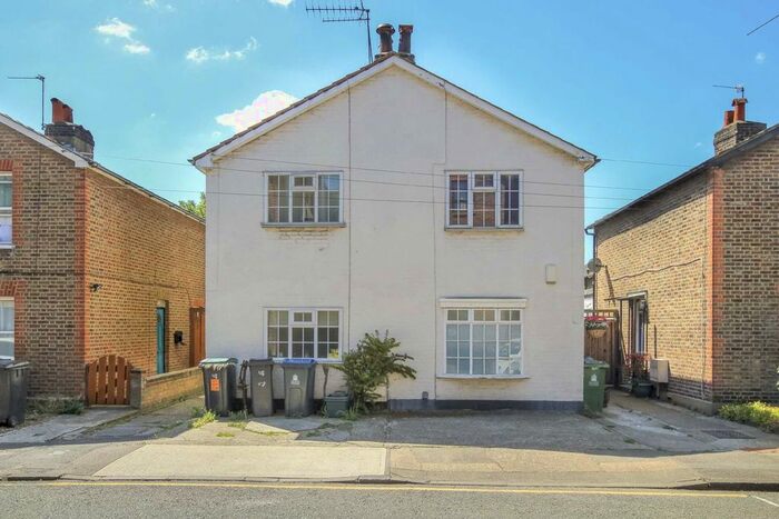 2 Bedroom Property To Rent In Church Road, Kingston Upon Thames, KT1