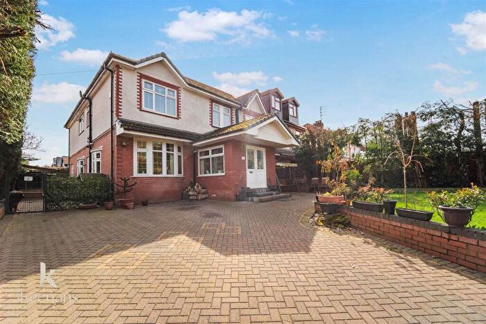 6 Bedroom Semi-Detached House For Sale In Sheepfoot Lane, Prestwich, Manchester, M25