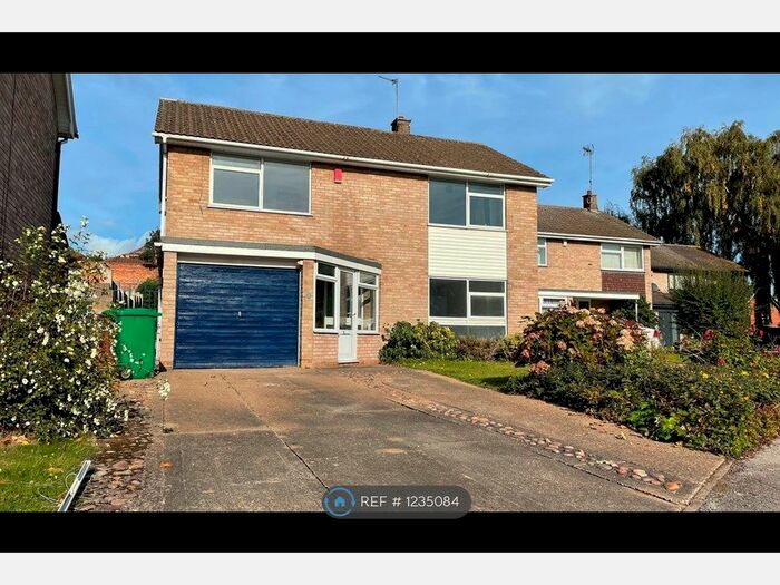 4 Bedroom Detached House To Rent In Larwood Grove, Nottingham NG5