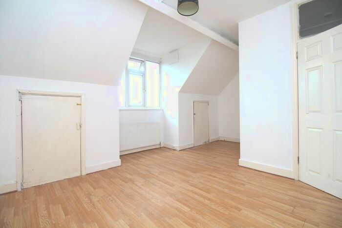 3 Bedroom Flat To Rent In Falconwood Parade Welling, DA16