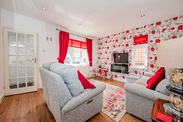 2 Bedroom Bungalow For Sale In Sandhurst Road, Yateley, Hampshire, GU46