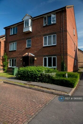 1 Bedroom Flat To Rent In Burpham, Guildford, GU4