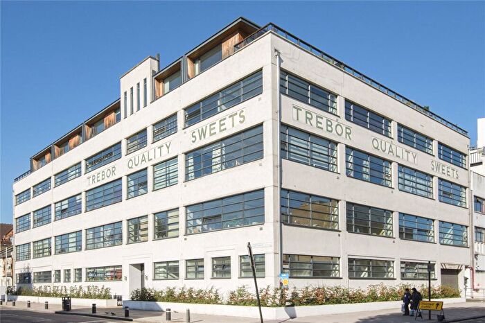 2 Bedroom Flat To Rent In Bridgepoint Lofts, Shaftesbury Road, Forest Gate, London, E7