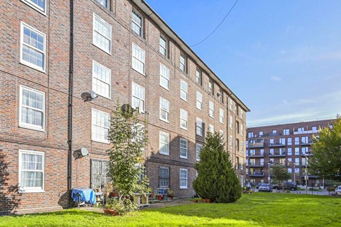 1 Bedroom Flat To Rent In Bromley High Street, Bow, London, E3