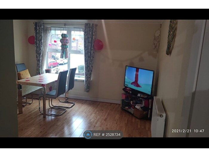 2 Bedroom Flat To Rent In Thornycroft Close, Newbury, RG14