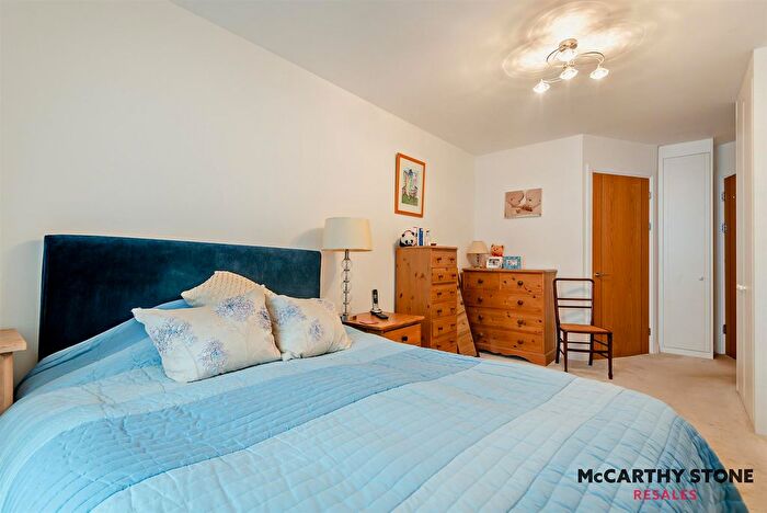1 Bedroom Flat For Sale In South Parade, Southsea, Hampshire, PO4