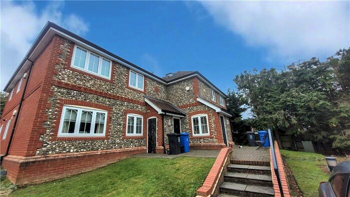 2 Bedroom Maisonette To Rent In Bagshot Road, Ascot, Berkshire, SL5