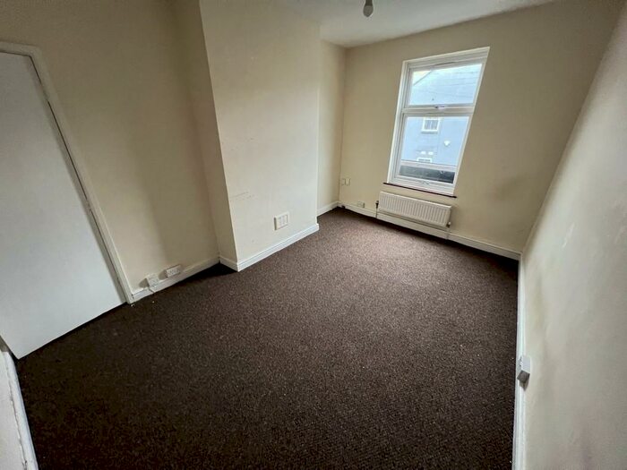 2 Bedroom Flat To Rent In Southalls Lane, Dudley, DY1