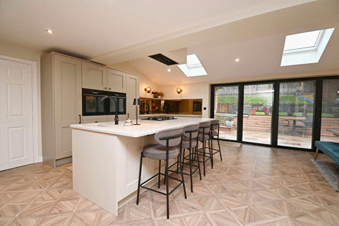 5 Bedroom Detached House For Sale In Kestrel Avenue, Barnsley, S75