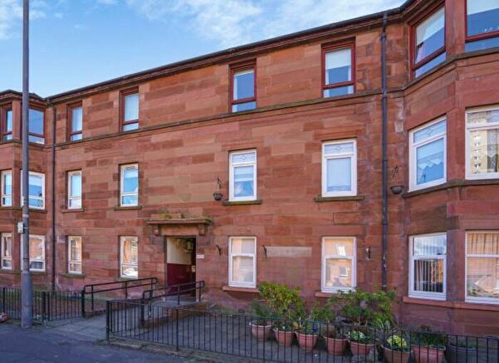 3 Bedroom Flat To Rent In Dumbarton Road, Scotstoun, Glasgow, G14