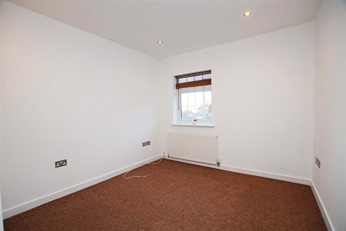 2 Bedroom Semi-Detached House For Sale In Eastcott Hill, Town Centre, SN1