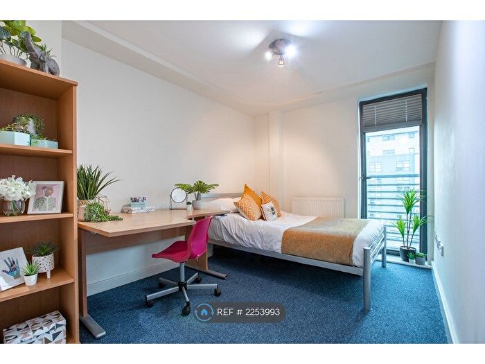 4 Bedroom Flat To Rent In Regent Terrace, Sheffield, S3