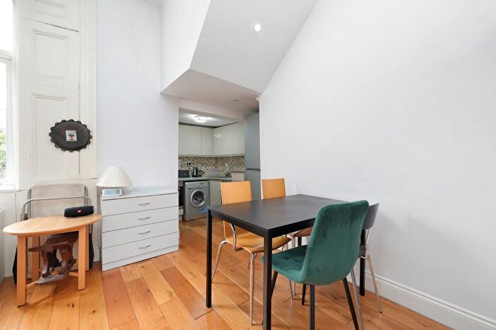 1 Bedroom Semi-Detached House To Rent In Burghley Road, Kentish Town, NW5