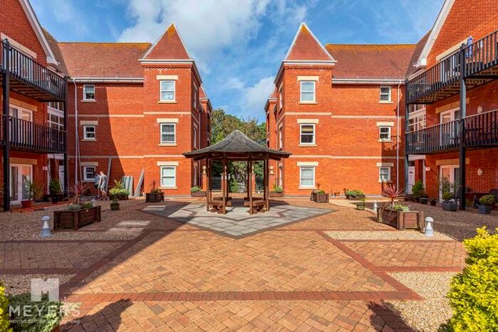 2 Bedroom Flat To Rent In Kings Courtyard, - Knyveton Road, Bournemouth, BH1