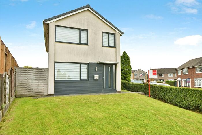 3 Bedroom Detached House For Sale In Standenhall Drive, Burnley, Lancashire, BB10