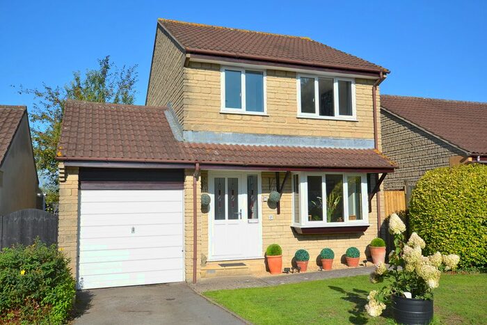 3 Bedroom Detached House To Rent In Orchard Close, Wincanton, BA9