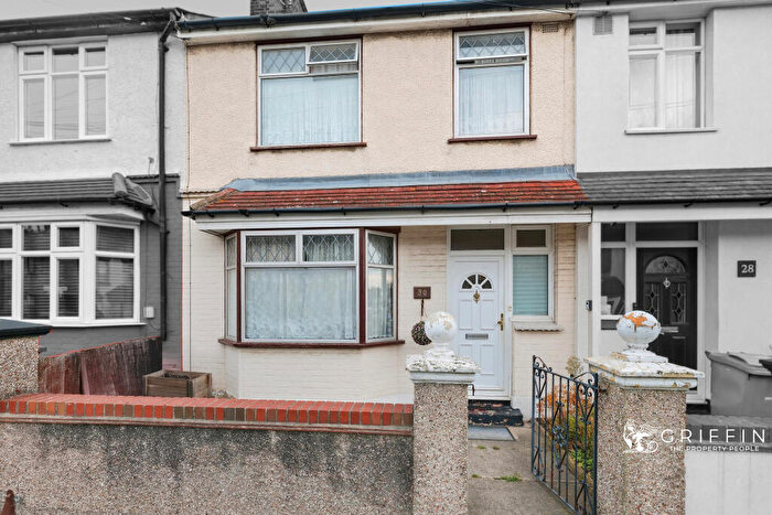 3 Bedroom Terraced House For Sale In Rosebery Road, Grays, RM17