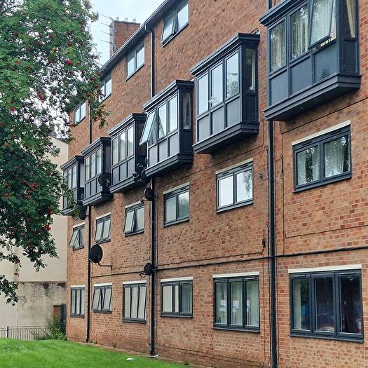 2 Bedroom Flat To Rent In Wigan Lane, Wigan, WN1